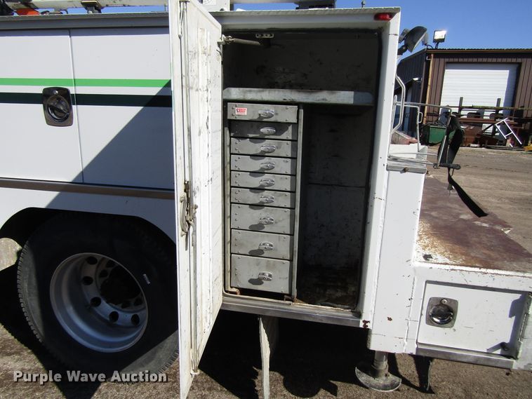 image for item GC9872 2009 Ford F750 Super Duty  utility / service truck