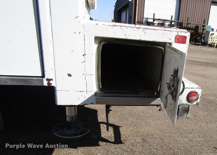 image for item GC9872 2009 Ford F750 Super Duty  utility / service truck