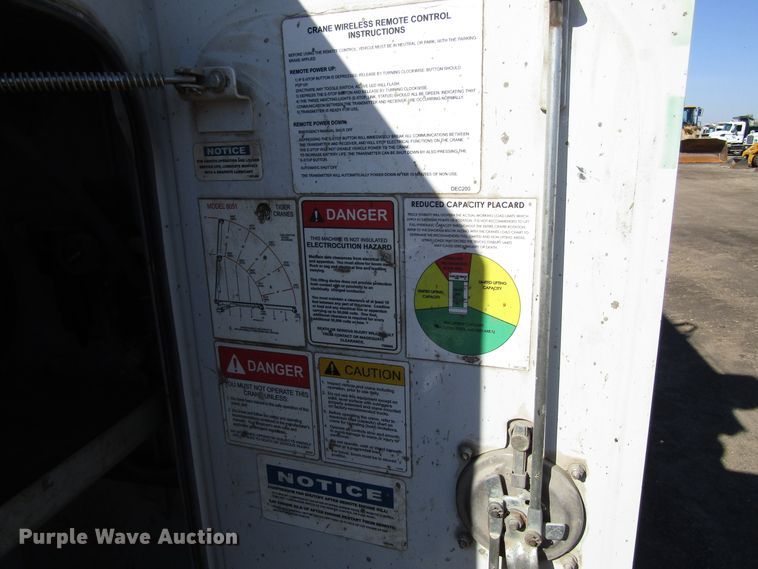 image for item GC9872 2009 Ford F750 Super Duty  utility / service truck