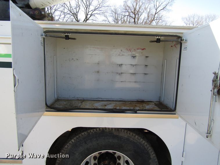 image for item GC9872 2009 Ford F750 Super Duty  utility / service truck