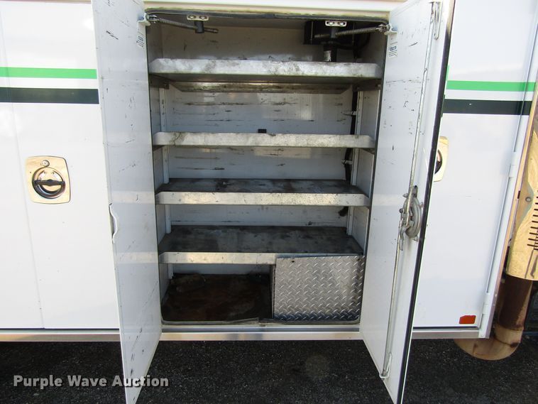 image for item GC9872 2009 Ford F750 Super Duty  utility / service truck