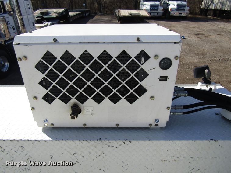 image for item GC9872 2009 Ford F750 Super Duty  utility / service truck