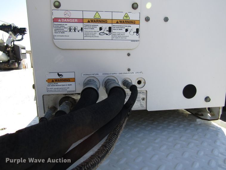 image for item GC9872 2009 Ford F750 Super Duty  utility / service truck