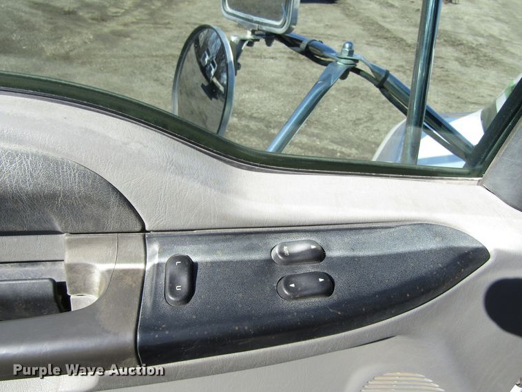 image for item GC9872 2009 Ford F750 Super Duty  utility / service truck