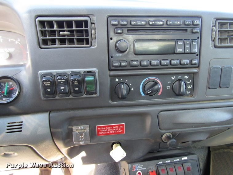 image for item GC9872 2009 Ford F750 Super Duty  utility / service truck