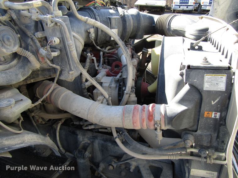 image for item GC9872 2009 Ford F750 Super Duty  utility / service truck