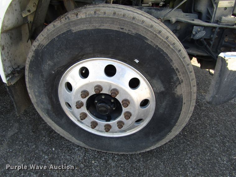 image for item GC9872 2009 Ford F750 Super Duty  utility / service truck