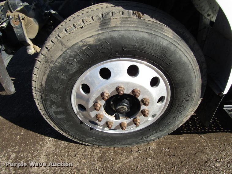 image for item GC9872 2009 Ford F750 Super Duty  utility / service truck