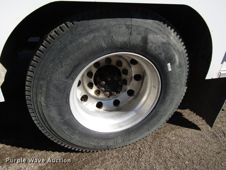 image for item GC9872 2009 Ford F750 Super Duty  utility / service truck