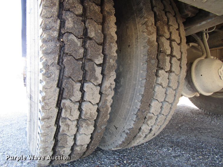 image for item GC9872 2009 Ford F750 Super Duty  utility / service truck