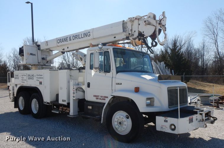 image for item GG9495 1999 Freightliner FL80  digger derrick truck