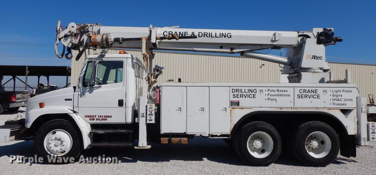 image for item GG9495 1999 Freightliner FL80  digger derrick truck