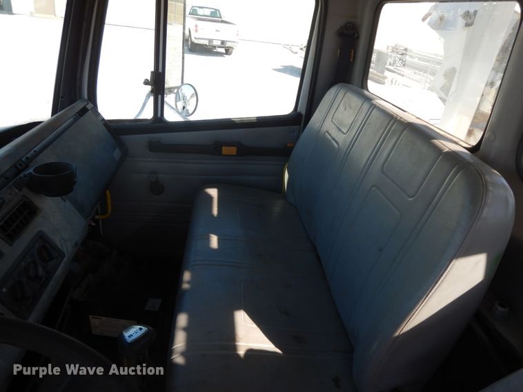 image for item GG9495 1999 Freightliner FL80  digger derrick truck