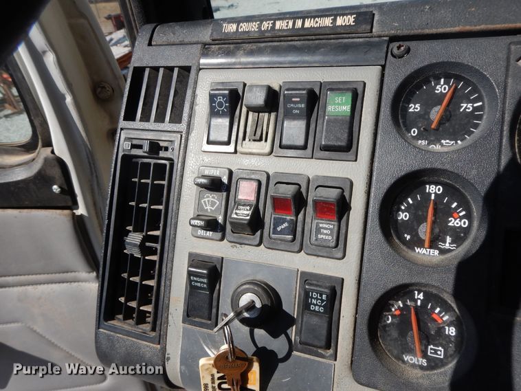 image for item GG9495 1999 Freightliner FL80  digger derrick truck