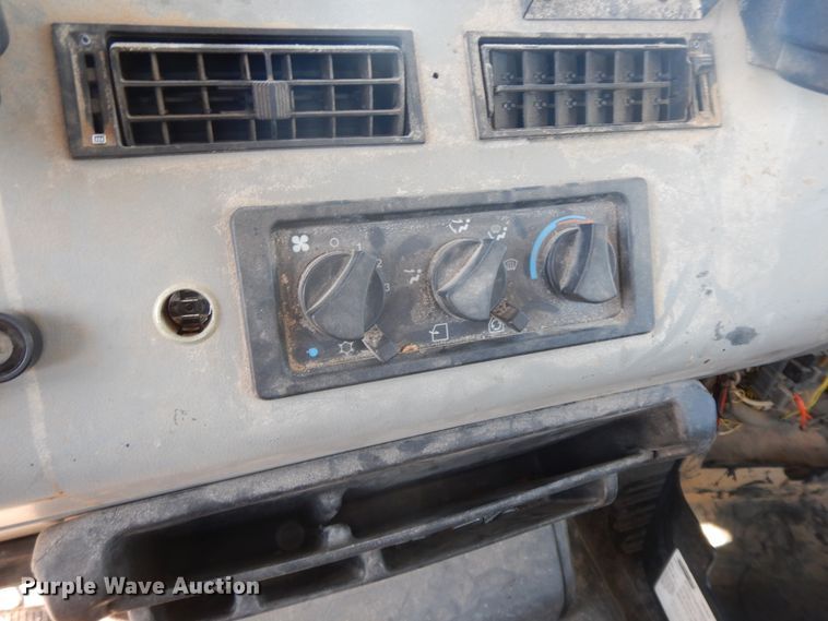 image for item GG9495 1999 Freightliner FL80  digger derrick truck