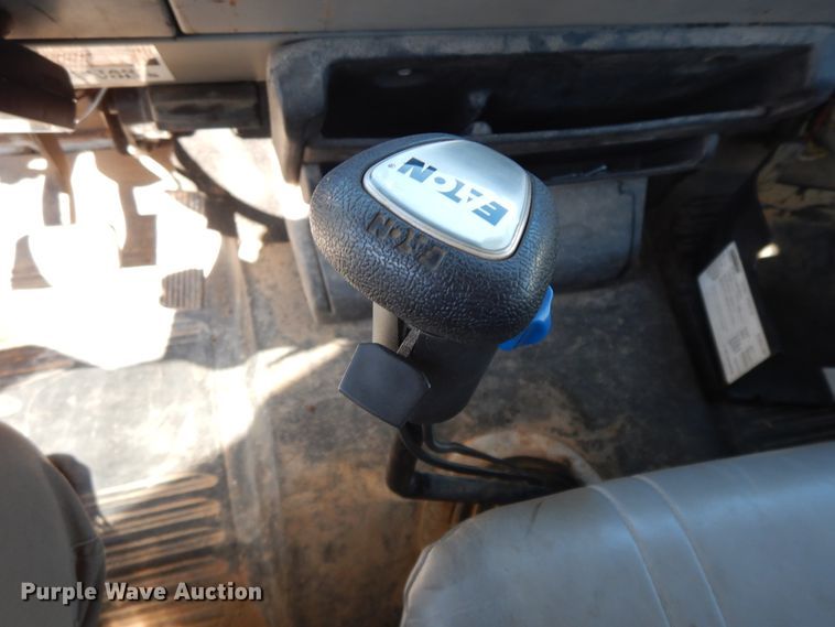 image for item GG9495 1999 Freightliner FL80  digger derrick truck