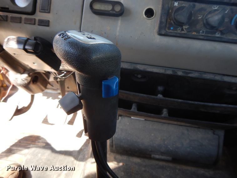 image for item GG9495 1999 Freightliner FL80  digger derrick truck