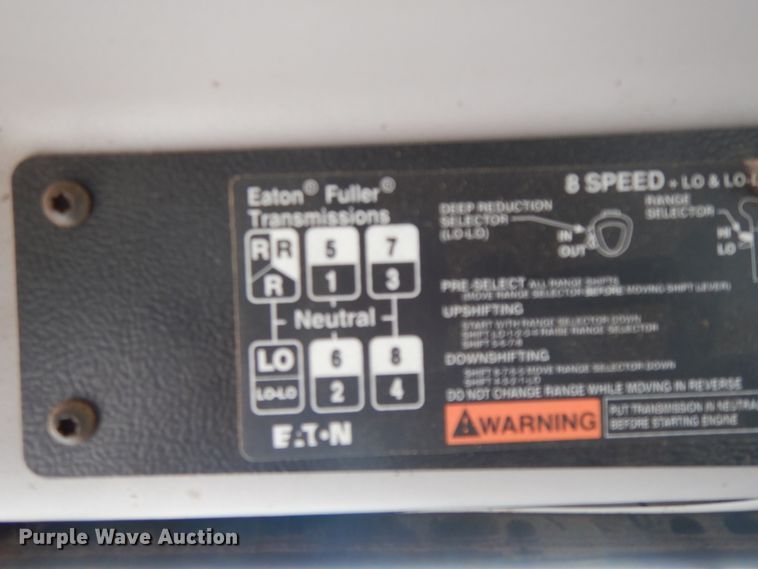 image for item GG9495 1999 Freightliner FL80  digger derrick truck