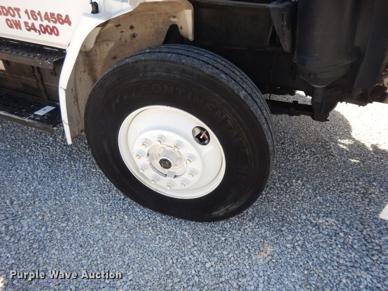 image for item GG9495 1999 Freightliner FL80  digger derrick truck