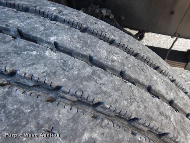 image for item GG9495 1999 Freightliner FL80  digger derrick truck