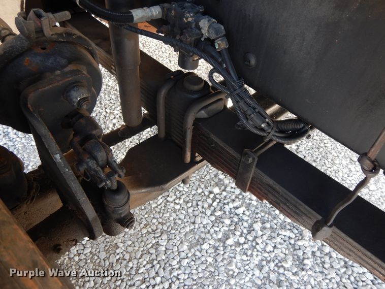 image for item GG9495 1999 Freightliner FL80  digger derrick truck