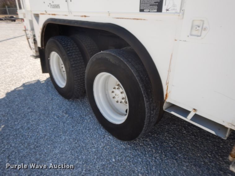 image for item GG9495 1999 Freightliner FL80  digger derrick truck