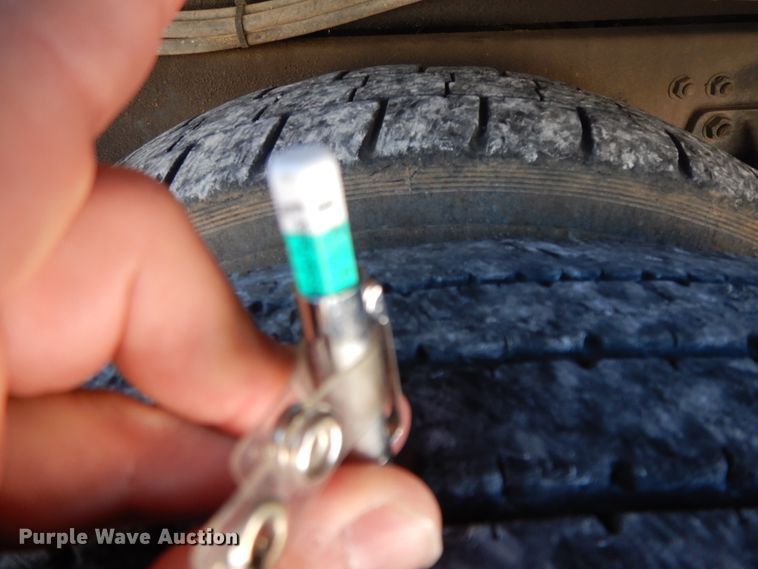 image for item GG9495 1999 Freightliner FL80  digger derrick truck