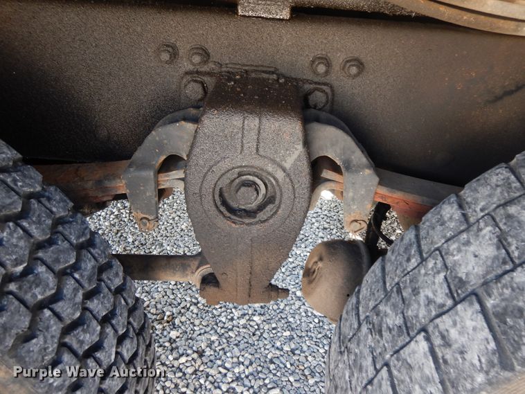 image for item GG9495 1999 Freightliner FL80  digger derrick truck