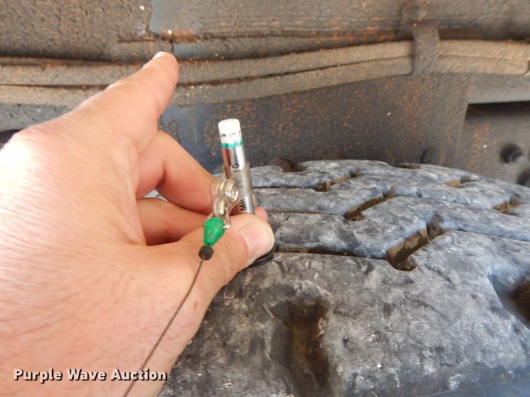 image for item GG9495 1999 Freightliner FL80  digger derrick truck