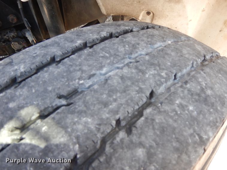 image for item GG9495 1999 Freightliner FL80  digger derrick truck