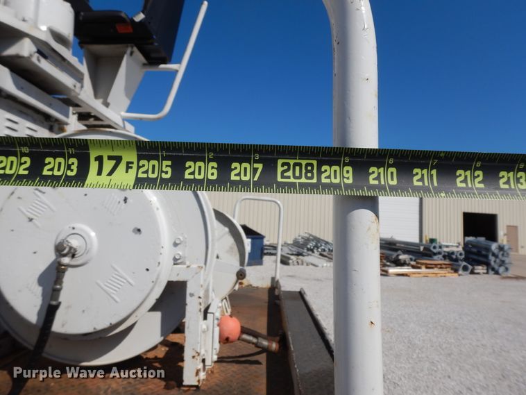 image for item GG9495 1999 Freightliner FL80  digger derrick truck