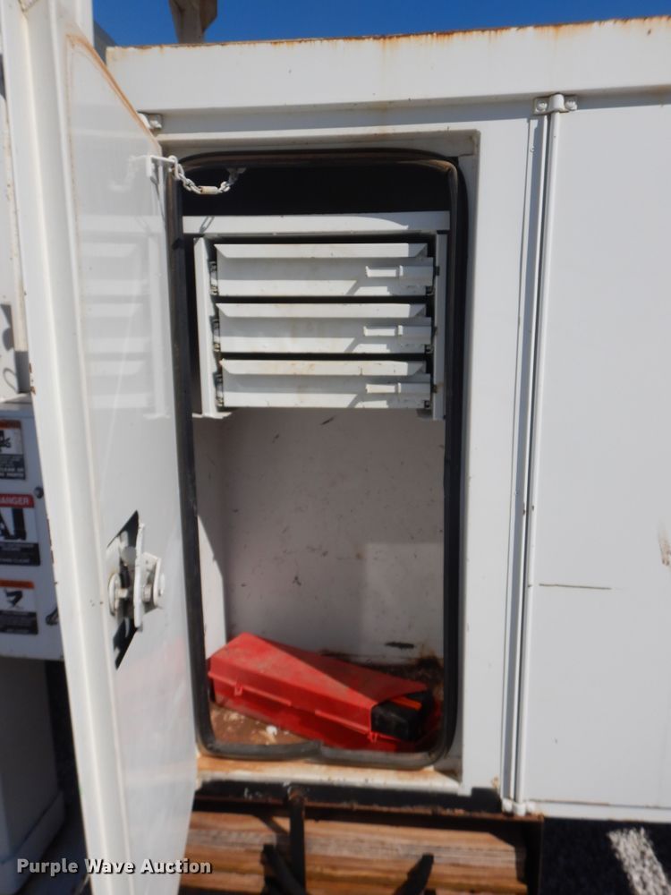 image for item GG9495 1999 Freightliner FL80  digger derrick truck