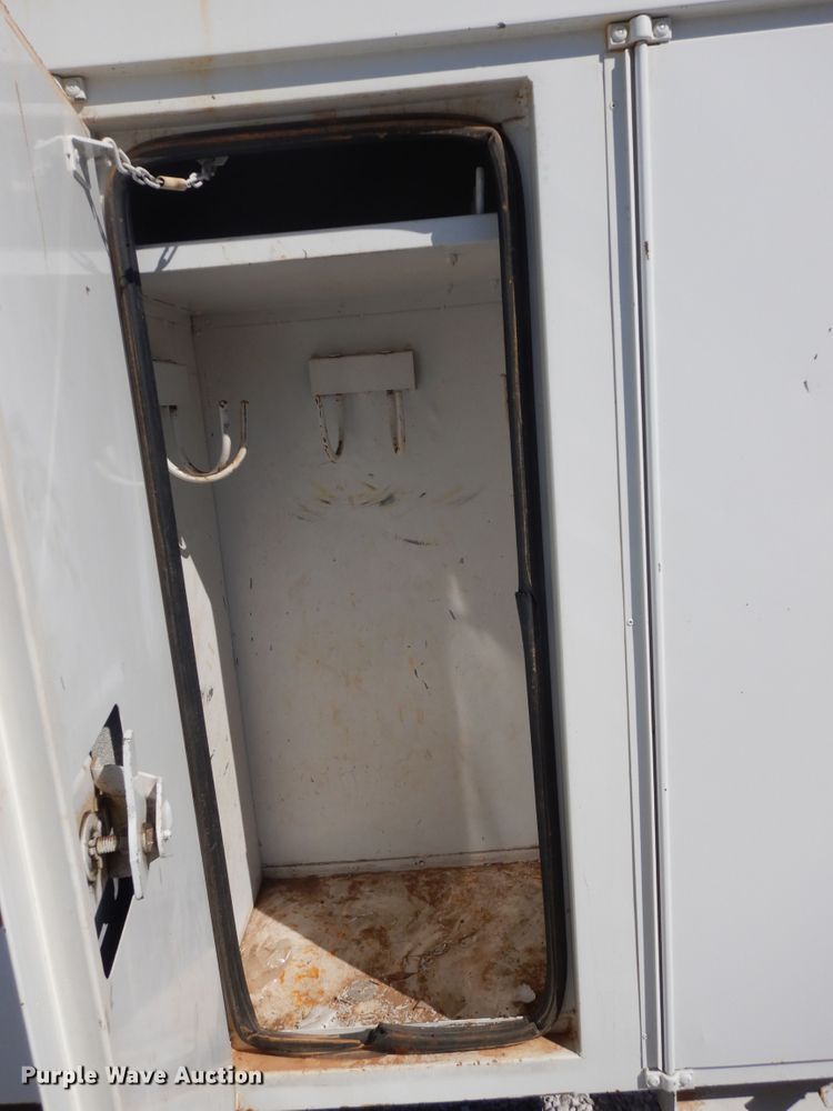 image for item GG9495 1999 Freightliner FL80  digger derrick truck