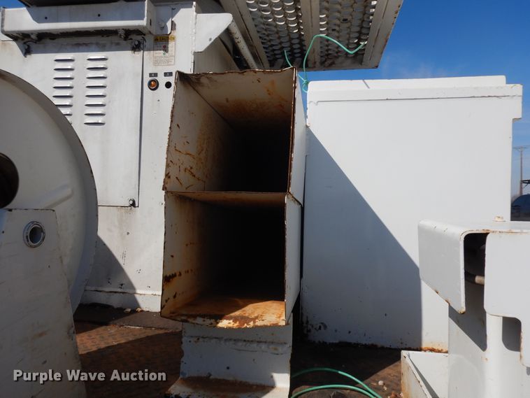 image for item GG9495 1999 Freightliner FL80  digger derrick truck