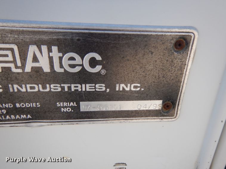 image for item GG9495 1999 Freightliner FL80  digger derrick truck