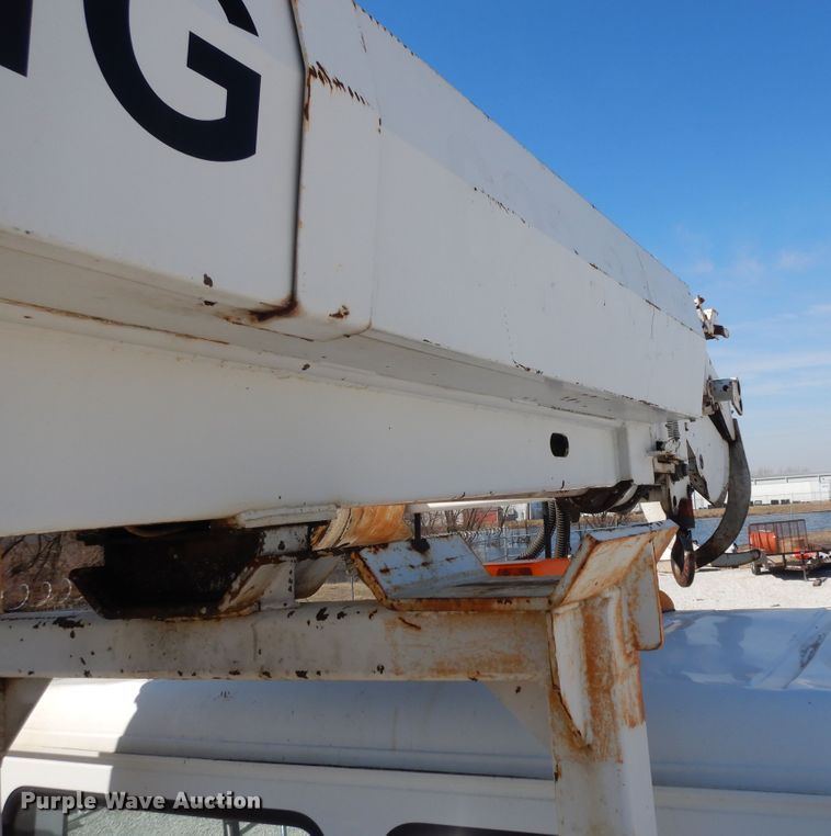 image for item GG9495 1999 Freightliner FL80  digger derrick truck