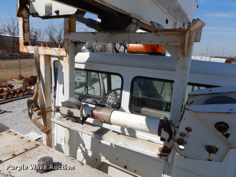 image for item GG9495 1999 Freightliner FL80  digger derrick truck