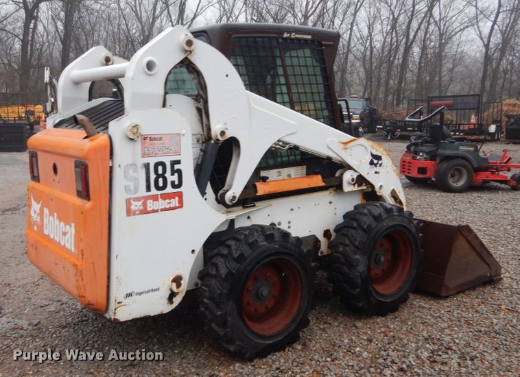 image for item GT9692 2007 Bobcat S185  skid steer loader