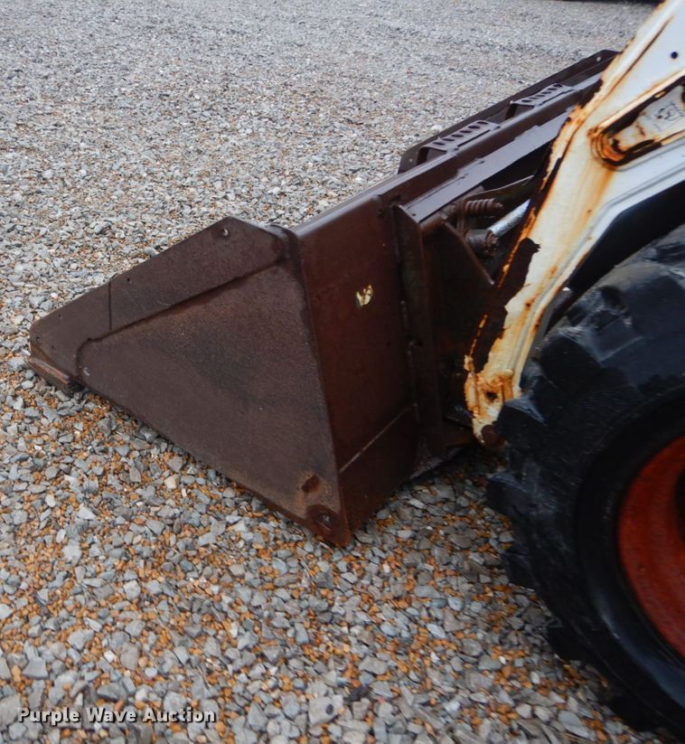 image for item GT9692 2007 Bobcat S185  skid steer loader