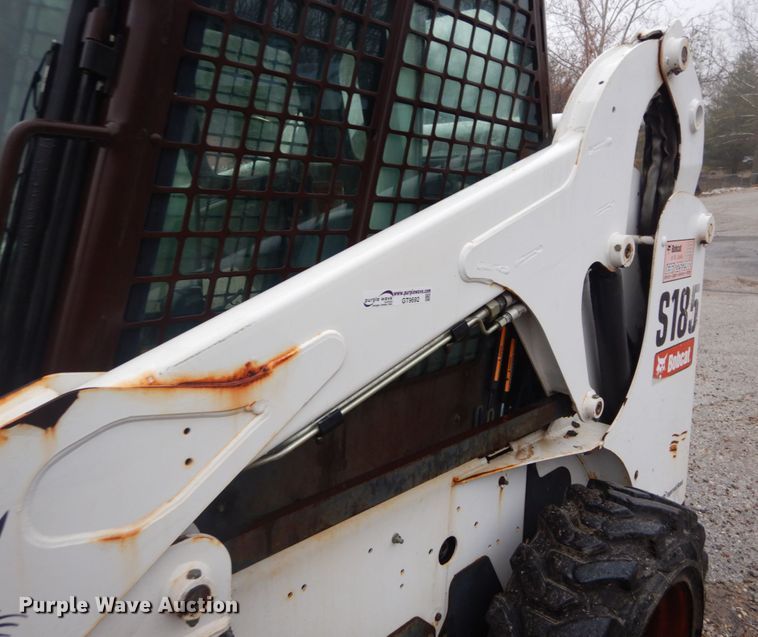 image for item GT9692 2007 Bobcat S185  skid steer loader