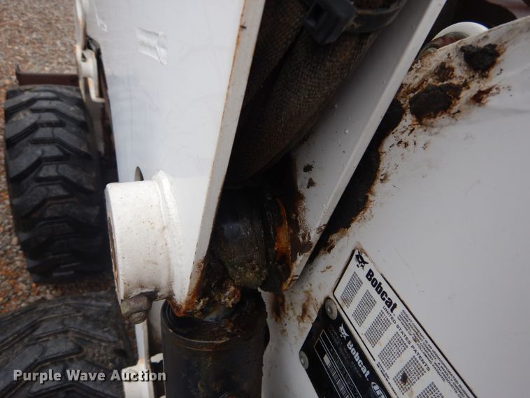 image for item GT9692 2007 Bobcat S185  skid steer loader
