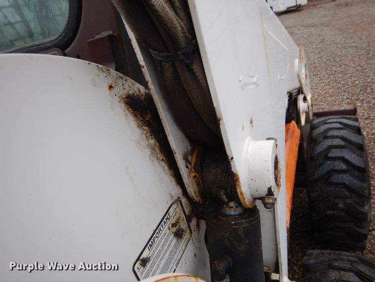 image for item GT9692 2007 Bobcat S185  skid steer loader