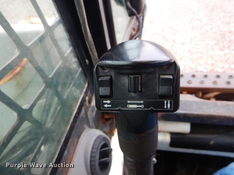 image for item GT9692 2007 Bobcat S185  skid steer loader