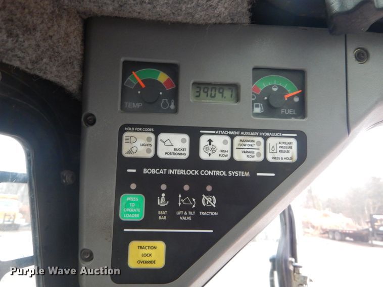 image for item GT9692 2007 Bobcat S185  skid steer loader