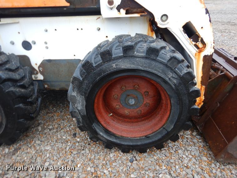 image for item GT9692 2007 Bobcat S185  skid steer loader