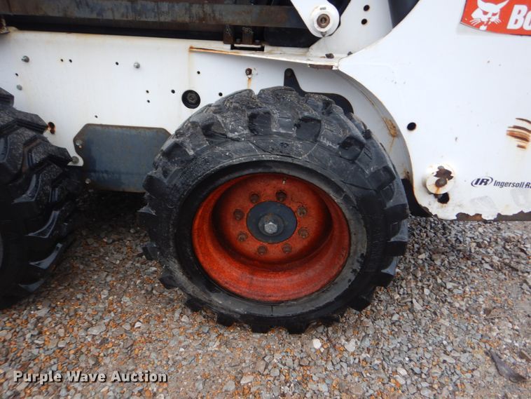 image for item GT9692 2007 Bobcat S185  skid steer loader