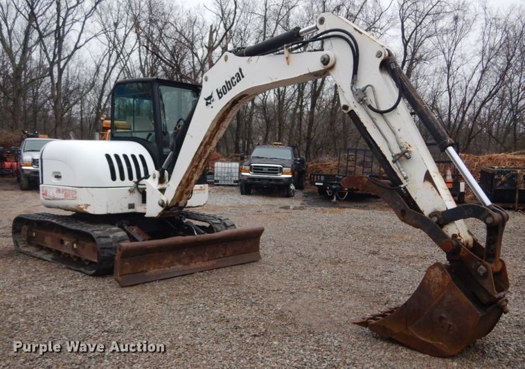 image for item GT9699 2006 Bobcat 442  mini excavator