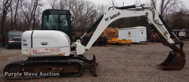 image for item GT9699 2006 Bobcat 442  mini excavator