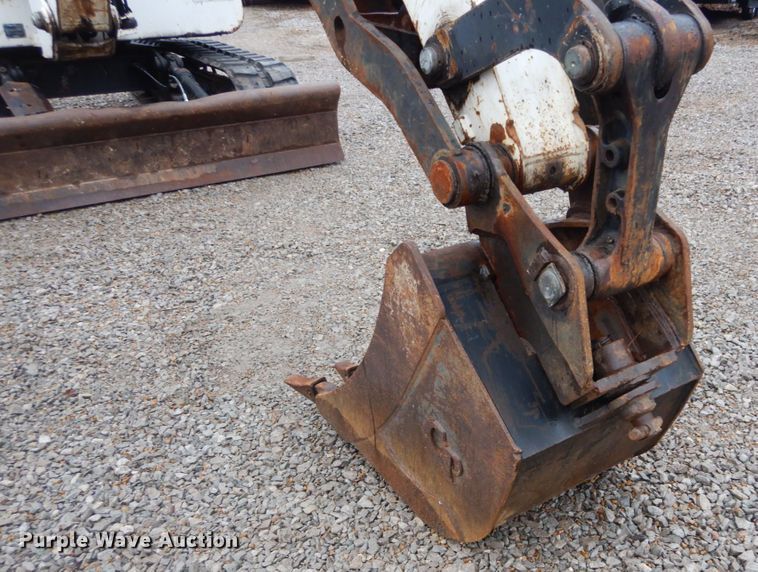 image for item GT9699 2006 Bobcat 442  mini excavator