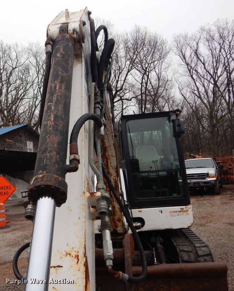 image for item GT9699 2006 Bobcat 442  mini excavator